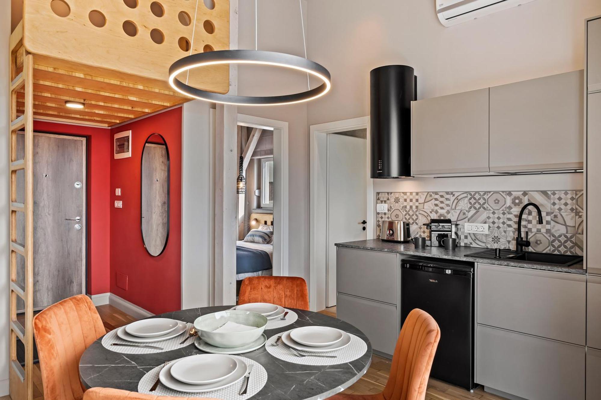 Ultra Central Apartments - Unirii & Old Town Bucarest Esterno foto